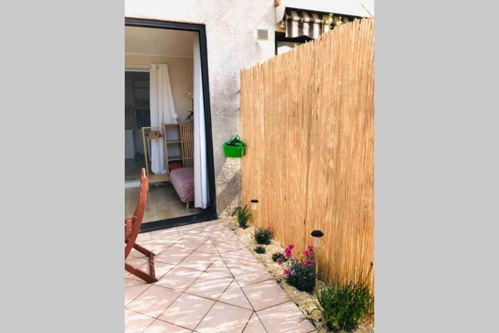 La Petite Pinede Studio Climatise Proche Plage Sanary-sur-Mer Luaran gambar