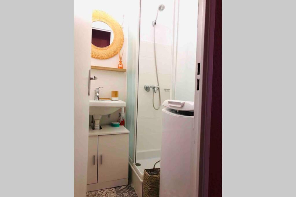 La Petite Pinede Studio Climatise Proche Plage Sanary-sur-Mer Luaran gambar